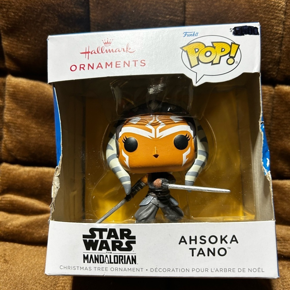 ☀️NWT- 2024 Hallmark Funko Pop Ahsoka Tano Ornament - Picture 4 of 6